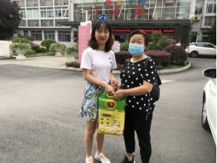 “七一”建党节系列活动--慰问老党员